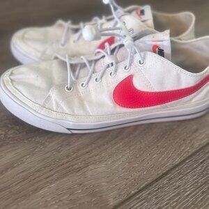 Nike Court Legacy Canvas Low-Top Sneakers – White / Rush Pink Size 10